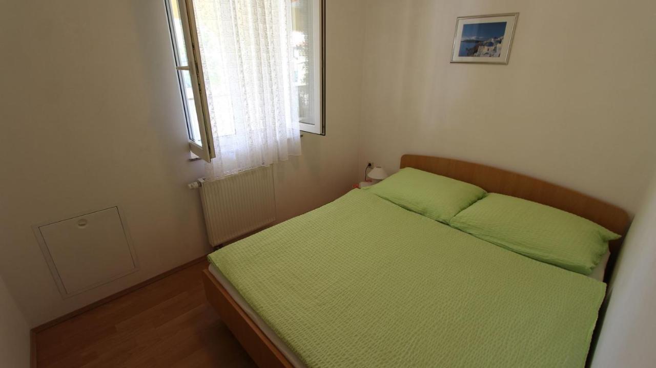 Apartments Serbecic Malinska Eksteriør bilde