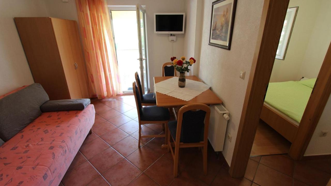 Apartments Serbecic Malinska Eksteriør bilde